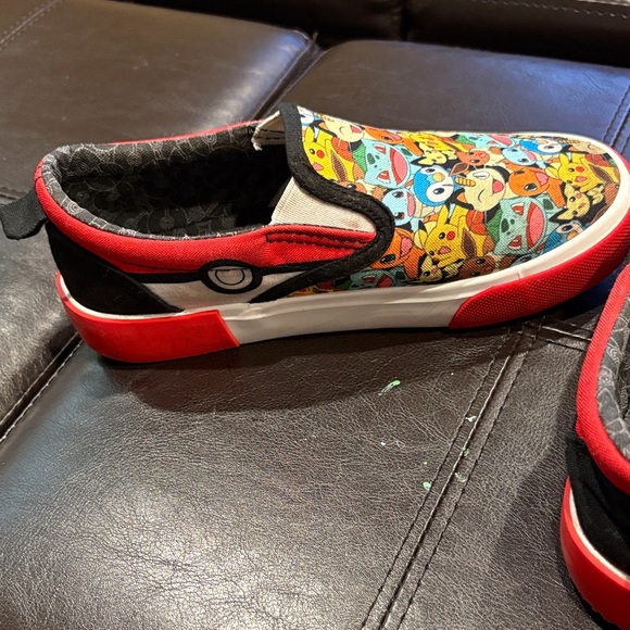 Pokemon Pikachu Yellow and Red Kids Shoe Set, size 1 - Picture 11 of 11
